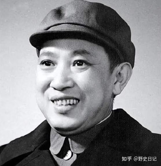 主席给章士钊送去两只鸡,秘书不解其意,康生:看看三国志就懂了 - 知乎