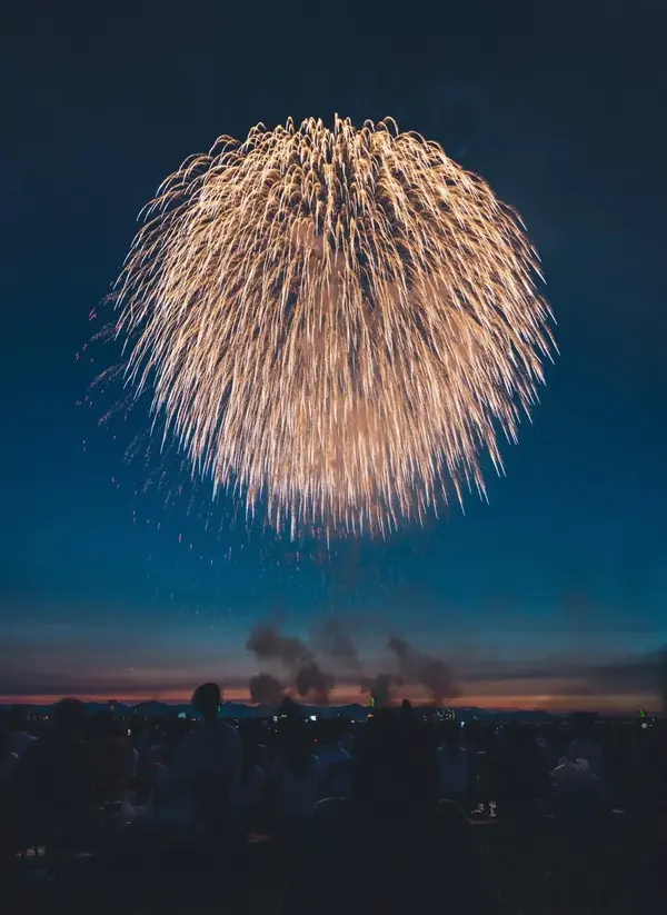 为什么日本的花火大会要在夏天举行 知乎
