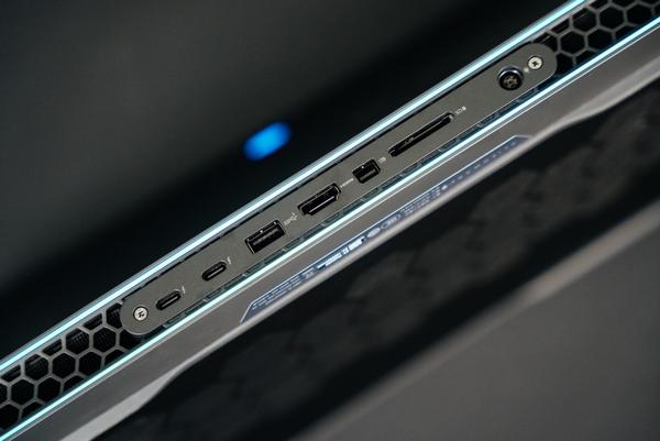 外星人Alienware m18评测：细节拉满，游戏体验新王者 - 知乎