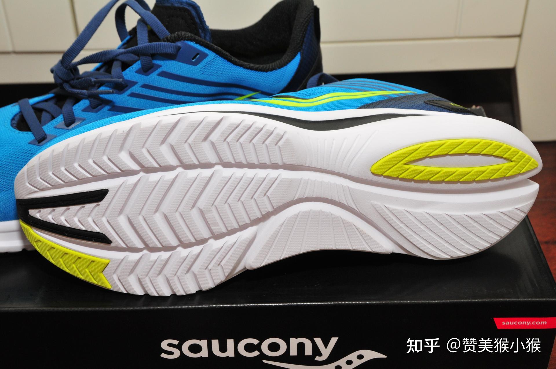 跑马跑鞋的升级之选索康尼菁华kinvara12