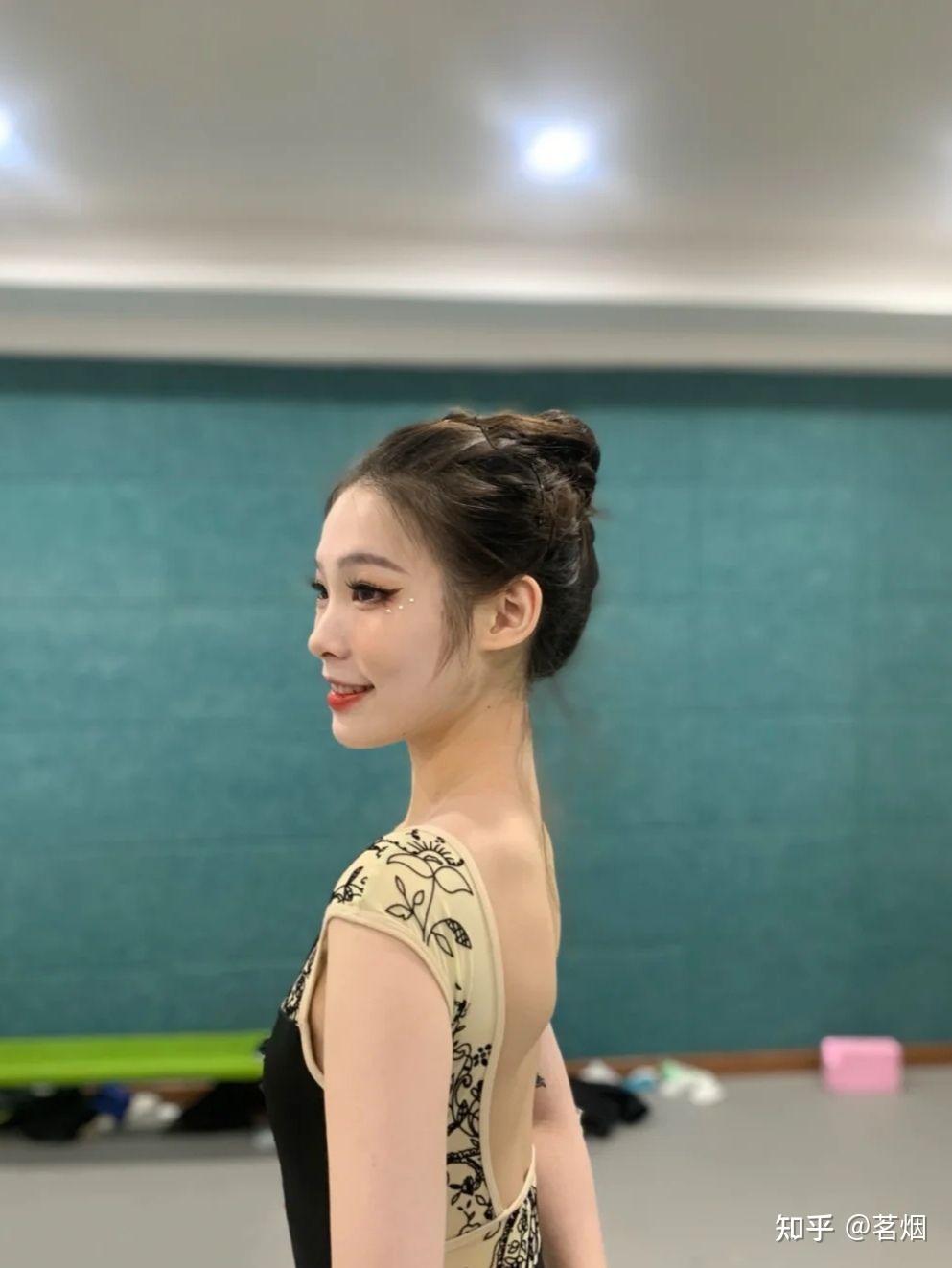 舞蹈系学生轻松瘦下来的小方法