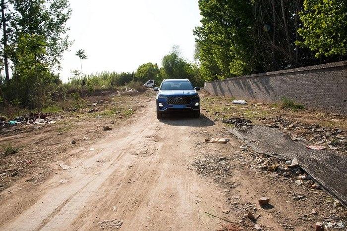 端午节路再难走也要回家吃拽面瑞虎7颠簸路上表现非常优秀