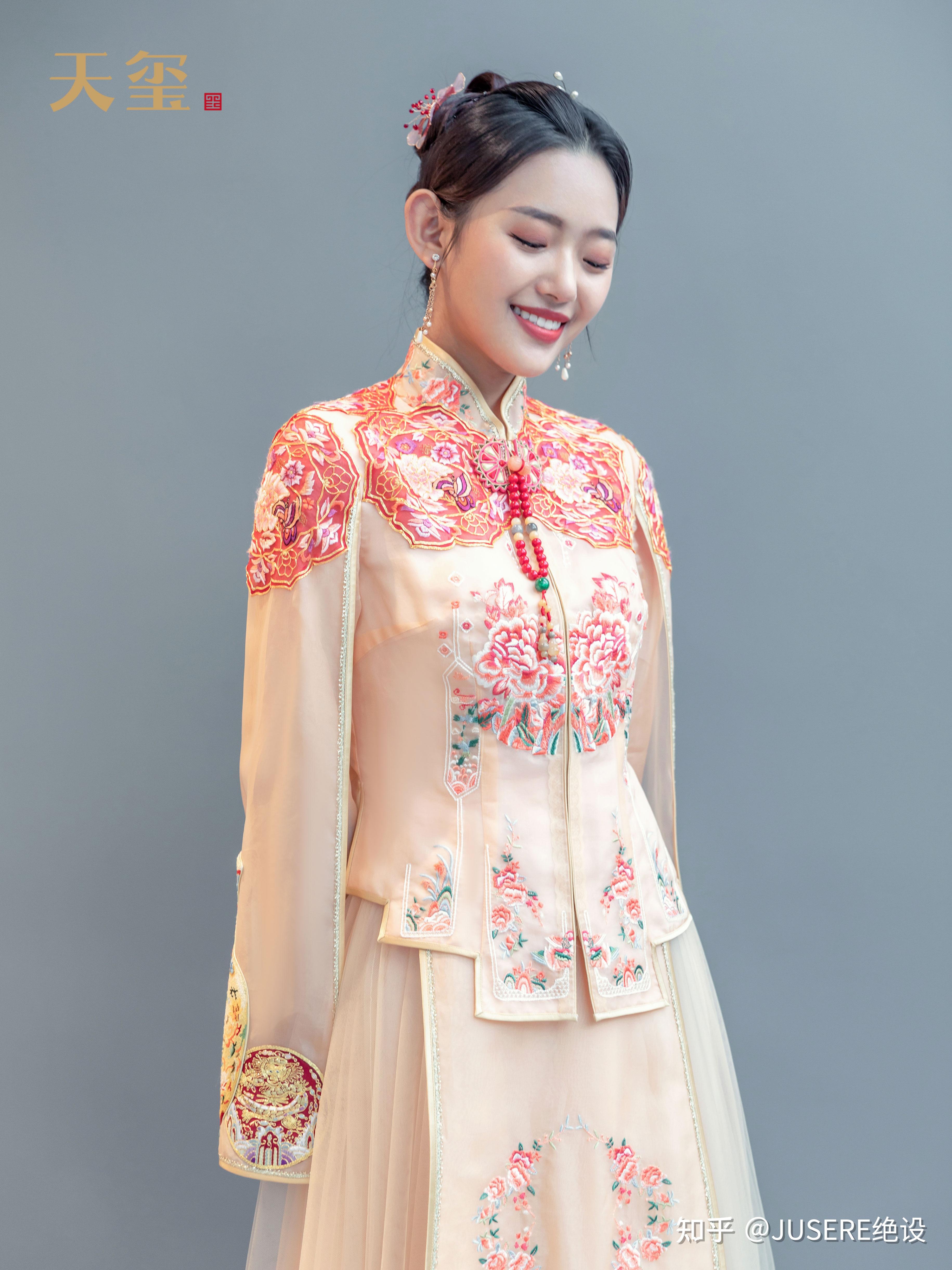 天玺试纱纳锦兼具匠心传承与时尚感的新中式嫁衣