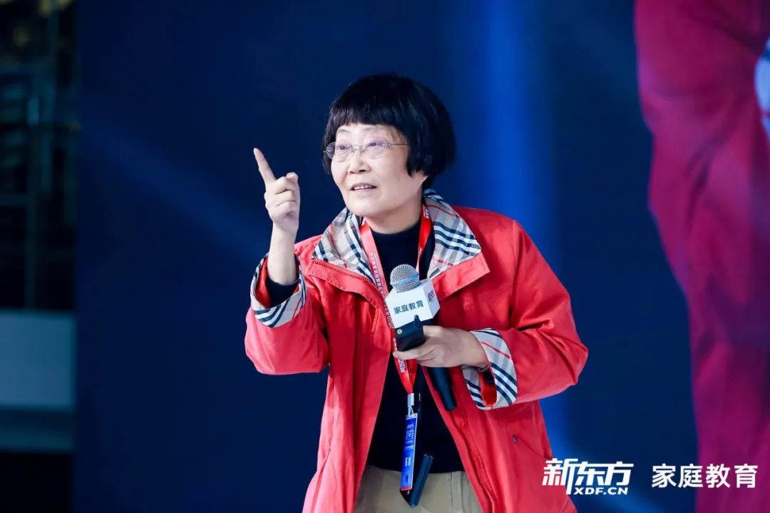 心理专家陈默母亲情绪越稳定家庭就越和谐