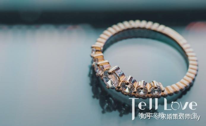 求婚戒指买多少分 v2-72613a494fd2b5ccfe21bd51fde2d8db_r.jpg