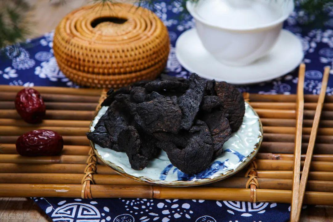 15味补肾滋阴的中药治腰酸清虚热防脱发白发