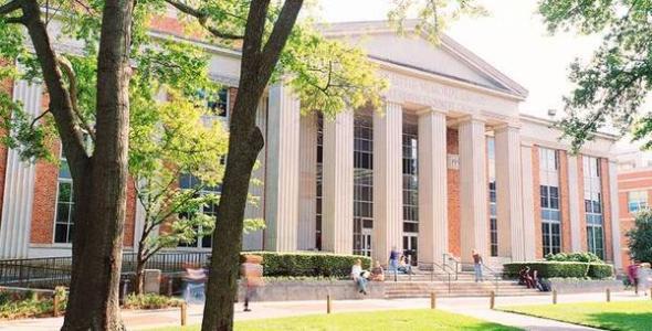 如何成为美国大学校董 v2-7284c0af13451808e4b0b93419036728_1200x500.jpg