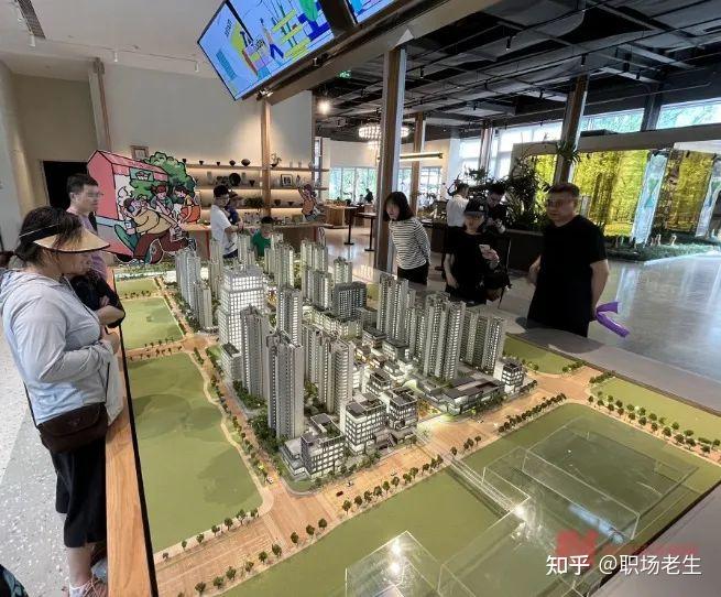 凌晨两点半还有客户转钱!”这个一线城市楼市新政落地后,最新现场实探来了 - 知乎