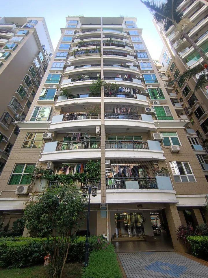 会议中心13栋别墅和深圳市罗湖区银湖路田园居c3栋全栋别墅拍卖情况