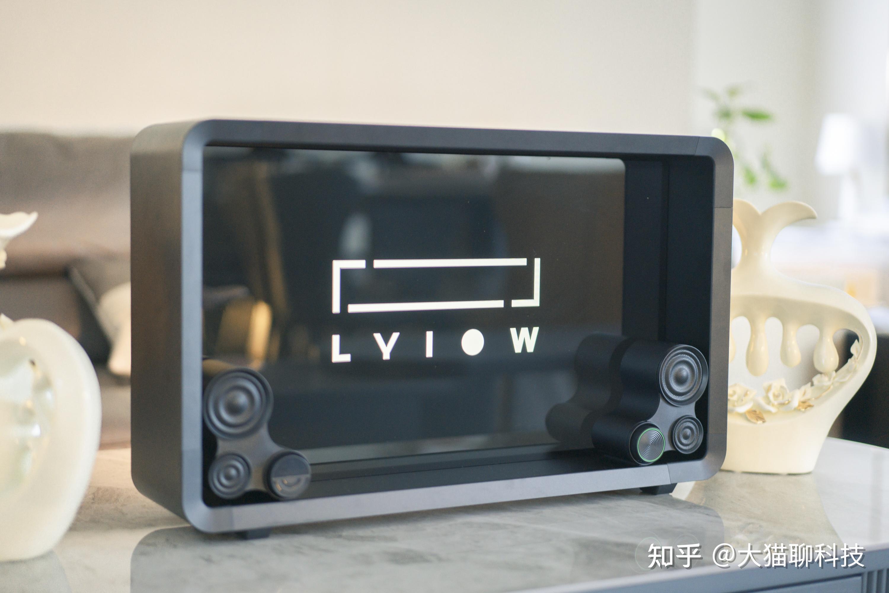 lyiew悬浮歌词音箱重新定义了音响的音响