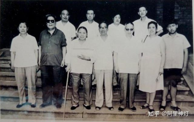 她活了100岁，两任丈夫牺牲，两个女儿分别嫁给主席的两个儿子 - 知乎