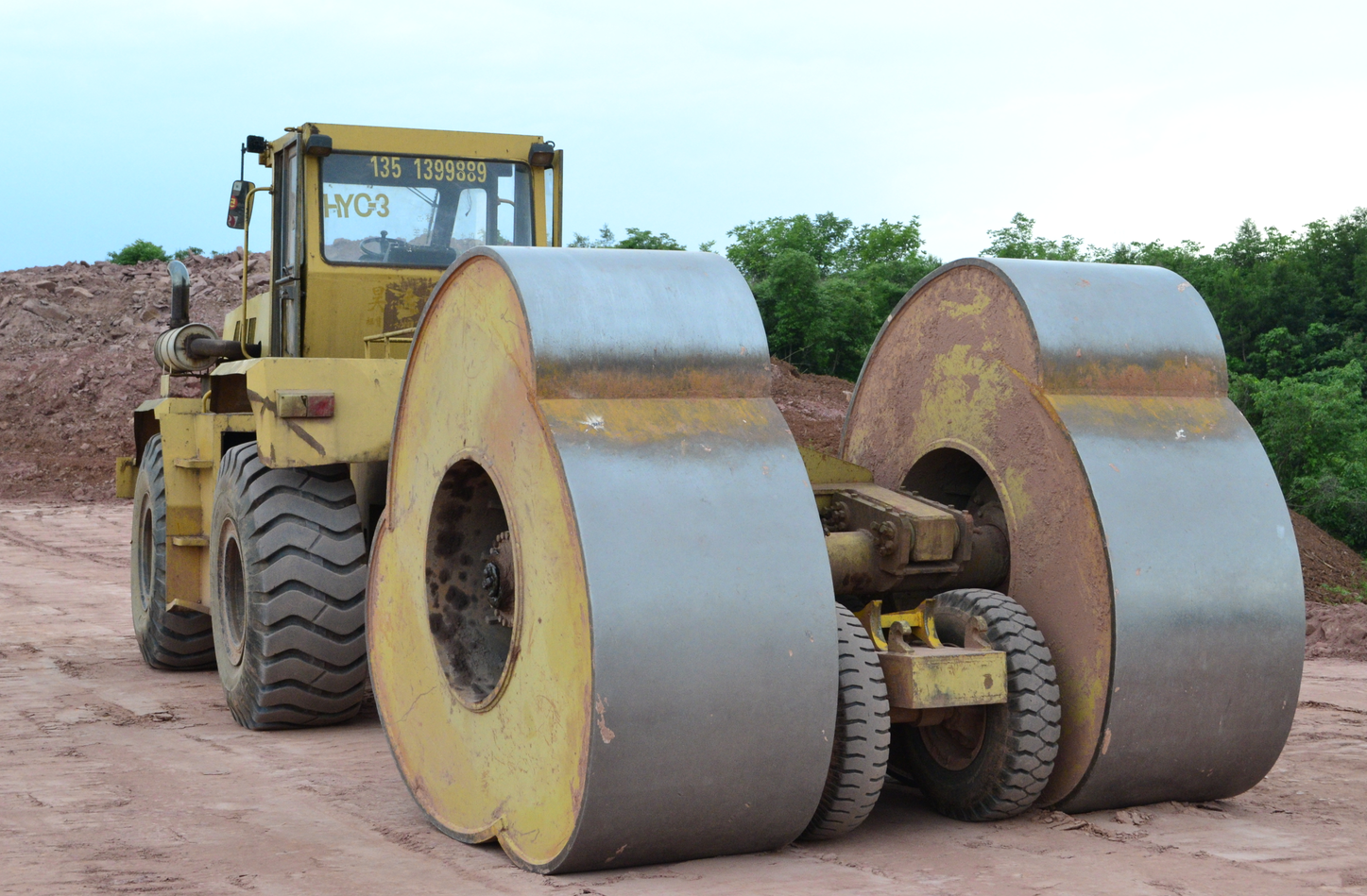 昊远机械羊角碾压路机和冲击压路机有哪些共同点与区别