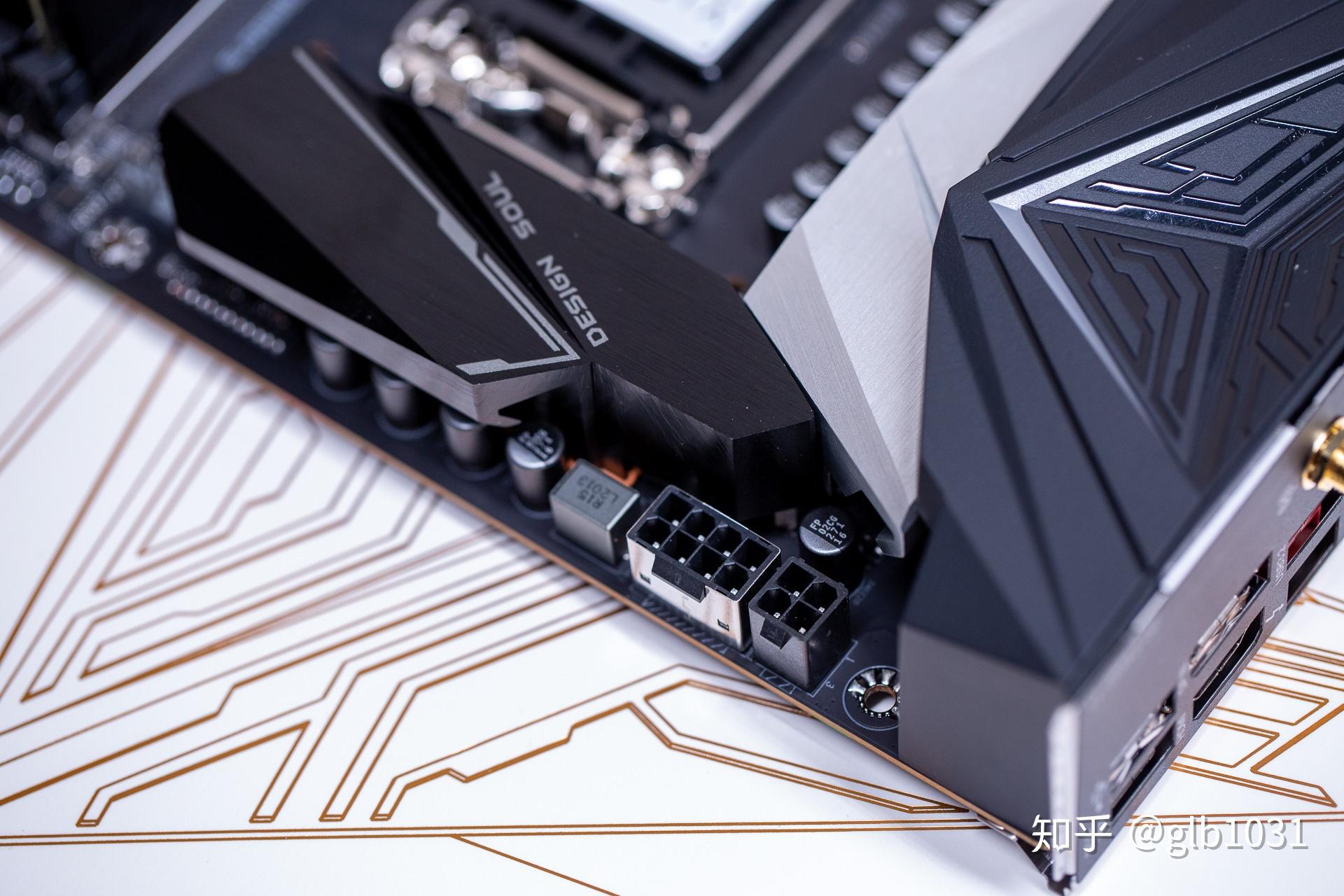 我选择的是技嘉设计师系列的z490 vision d ,主板i/o面板上有两个雷电