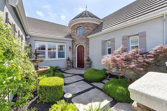 富有美式风格的农村自建房别墅设计实景