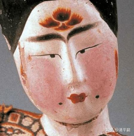 作为一个"九天阊阖开宫殿,万国衣冠拜冕旒"的王朝,唐朝出了中国历史上