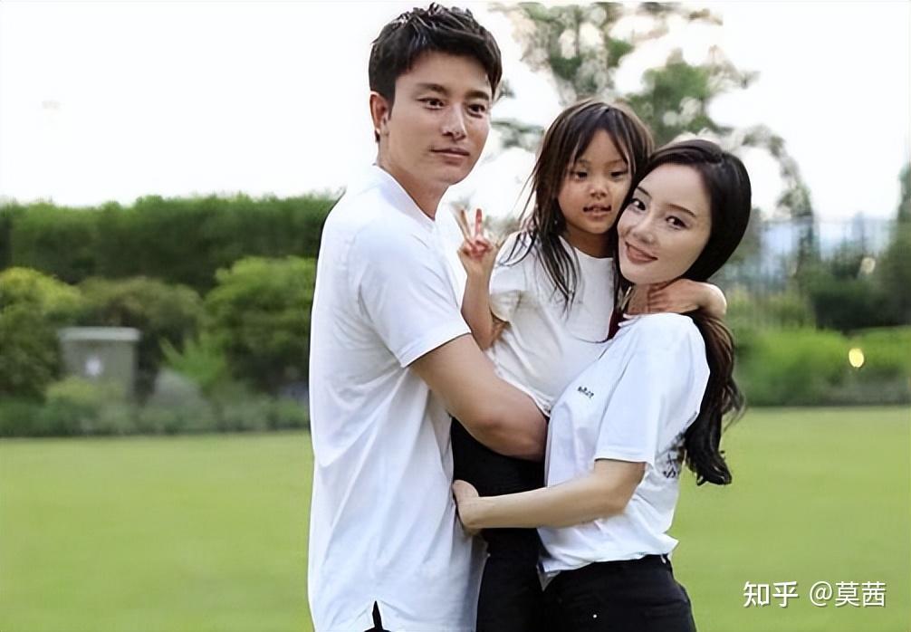 甜馨发文都是骗人的默默关掉评论区贾乃亮空降安慰女儿