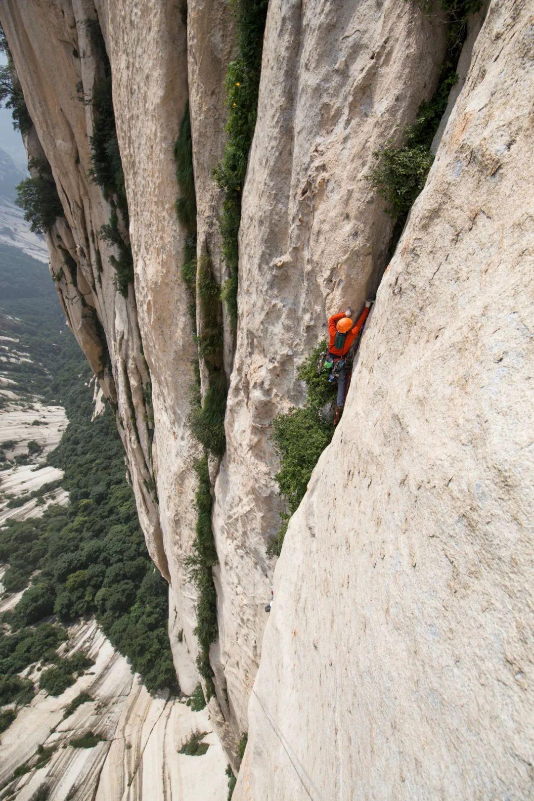 "你这个肯定要跛行,就不要想攀岩了,省着点用吧!
