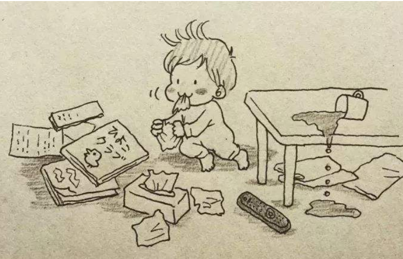 他们总是在不经意间,就开始了自己的"作品",比如将玩具全部都拆卸下来