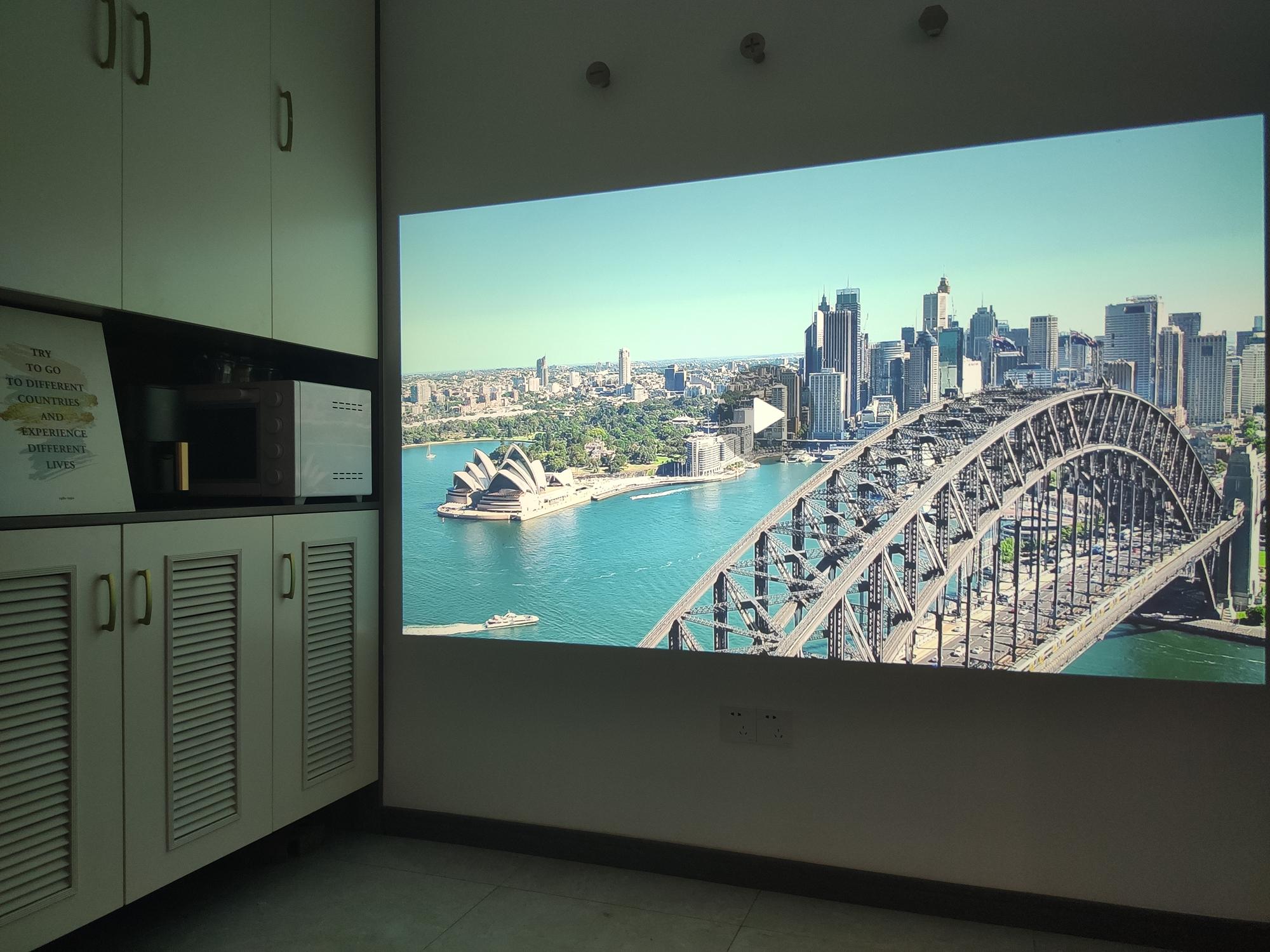 离墙半米可投90英寸画面小户型专用慧示p9超短焦投影仪评测