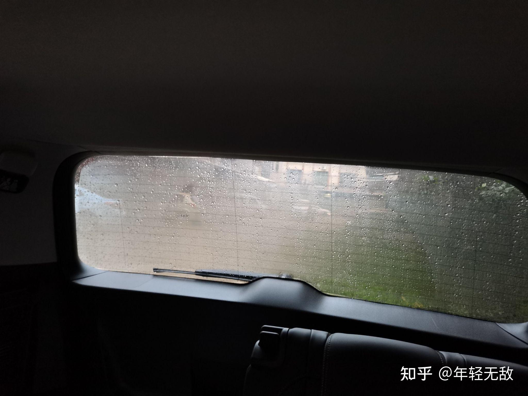 大家知道如何解决车内玻璃起雾吗