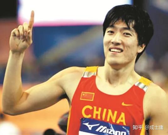 39岁刘翔退役后久违现身,再婚享后受生活,带妻子周游世界 - 知乎