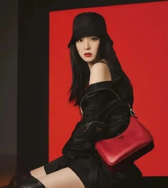 郑爽回应央视怒批只有prada的眼泪pradaprada的掉