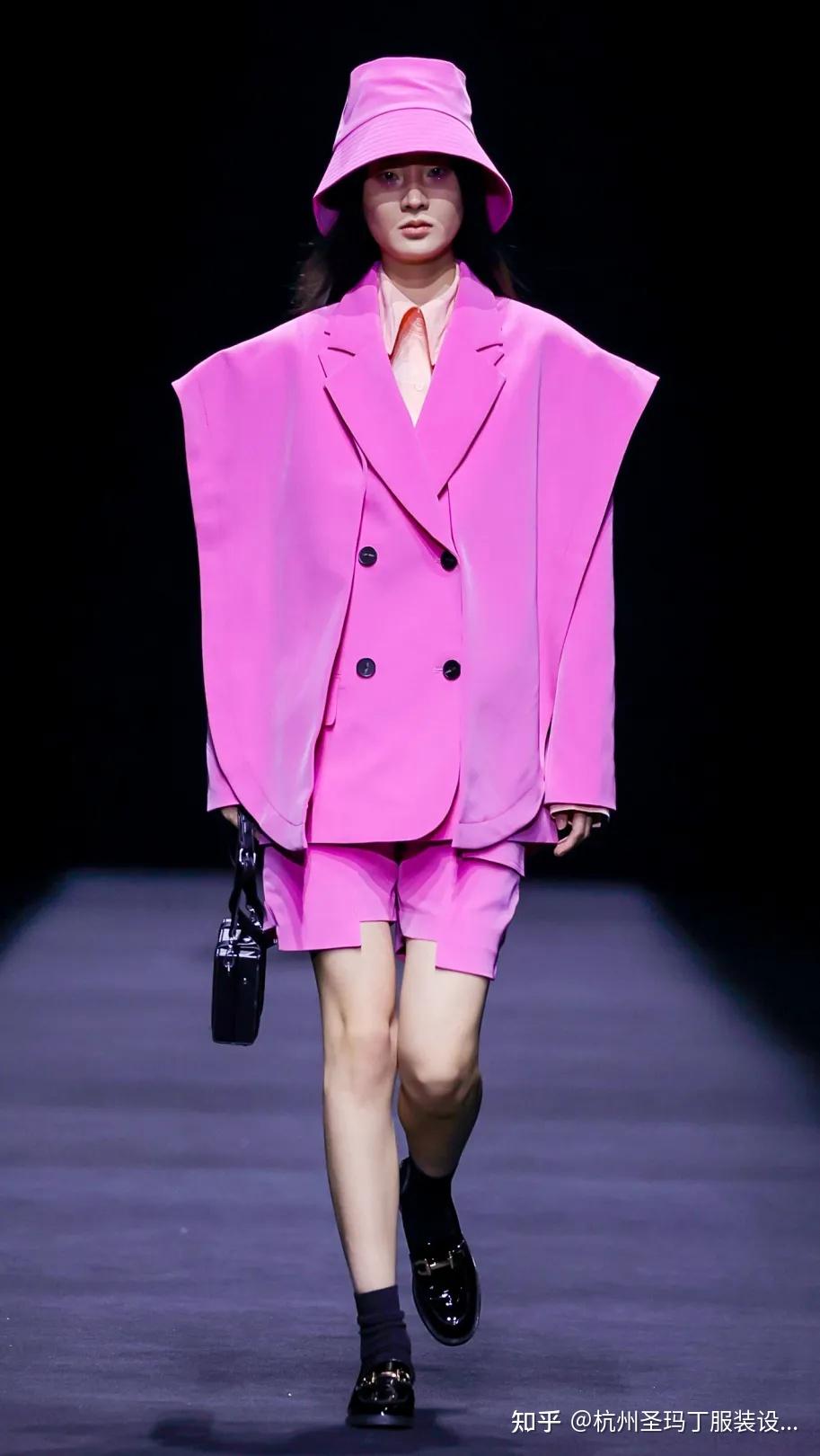 流行趋势2022春夏八大流行服装款式设计