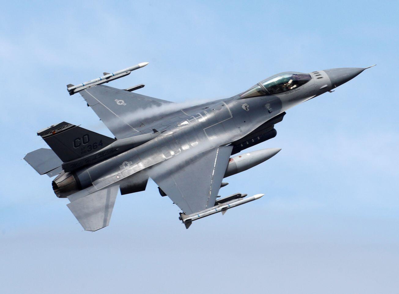 f-16 boyfriend109 60人 赞同了该文章 当今世界最成功的战斗机是哪