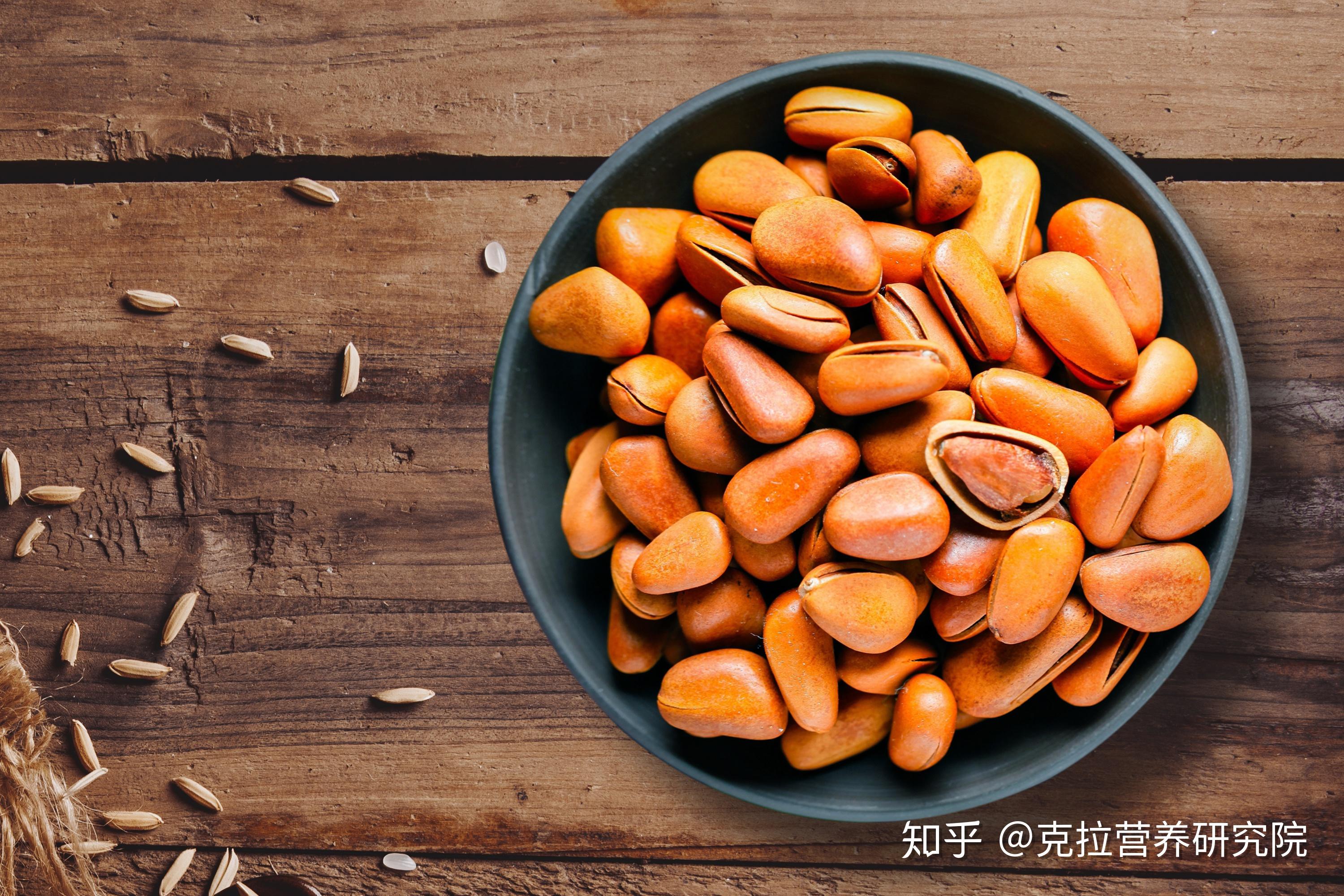 皮肤好和皮肤差的女生中间差了一把坚果