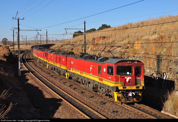 科普南非货运铁路的小木屐15e型和19e型电力机车