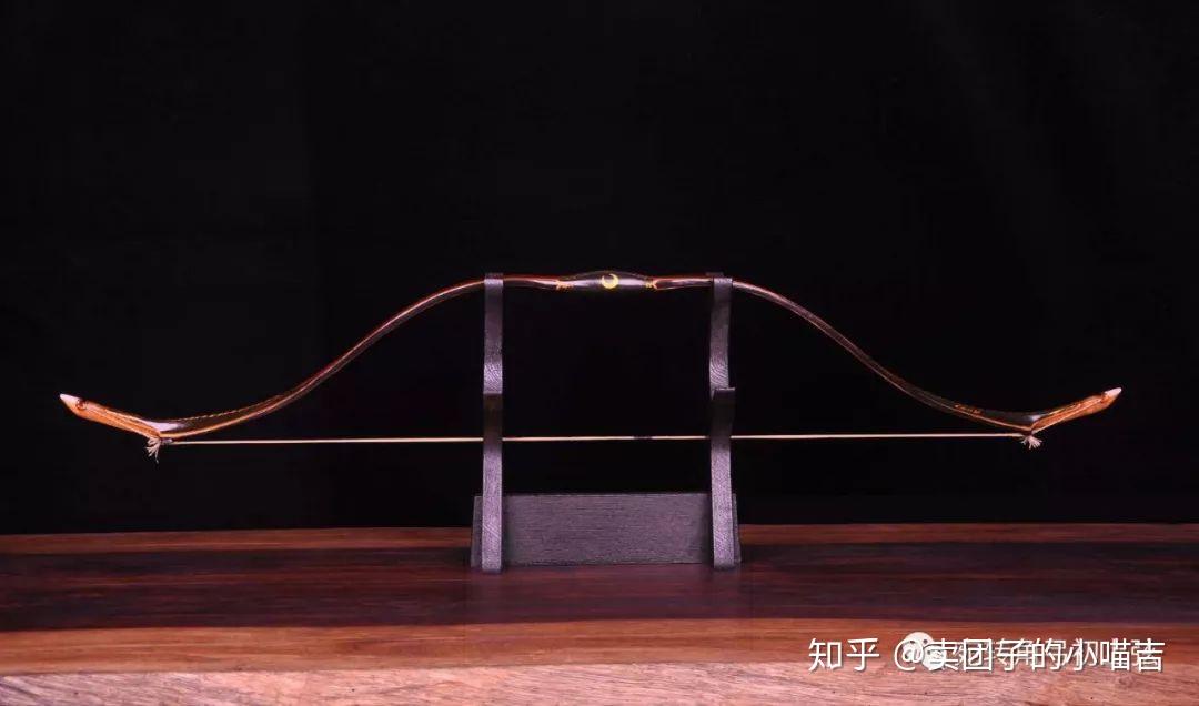 骍骍角弓何翩,一张一弛似华年红袖添玉弝,觅矢