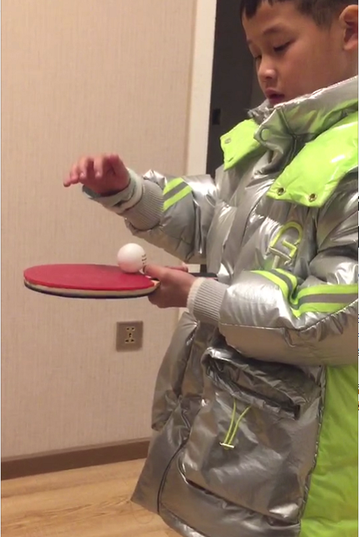 少儿训练乒乓球初期的颠球训练很有必要怎样入手才是关键