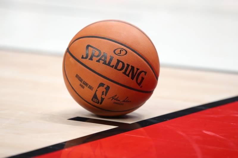 NBA将更换官方用球品牌，你可能不知道的Spalding和Wilson故事 - 知乎