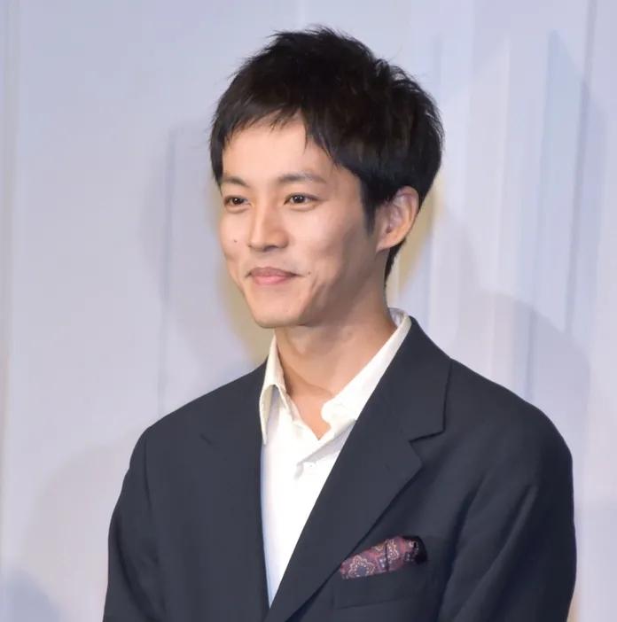 他婚后首次公开亮相 知乎 他婚后首次公开亮相 知乎