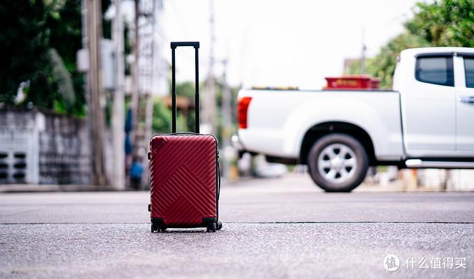 有颜有内在的旅行贴心伴侣舒提啦抗摔旗舰款川行20寸旅行箱评测报告