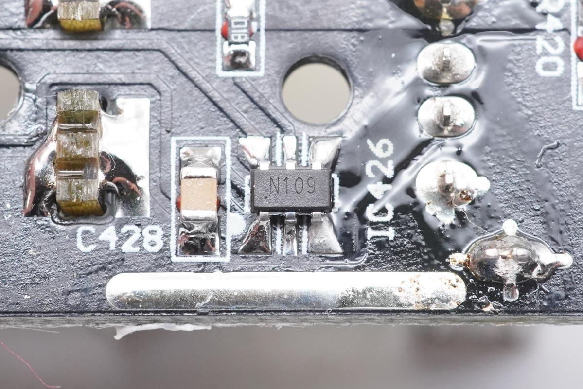 拆解报告:panasonic松下usb魔方插座whsc210423w