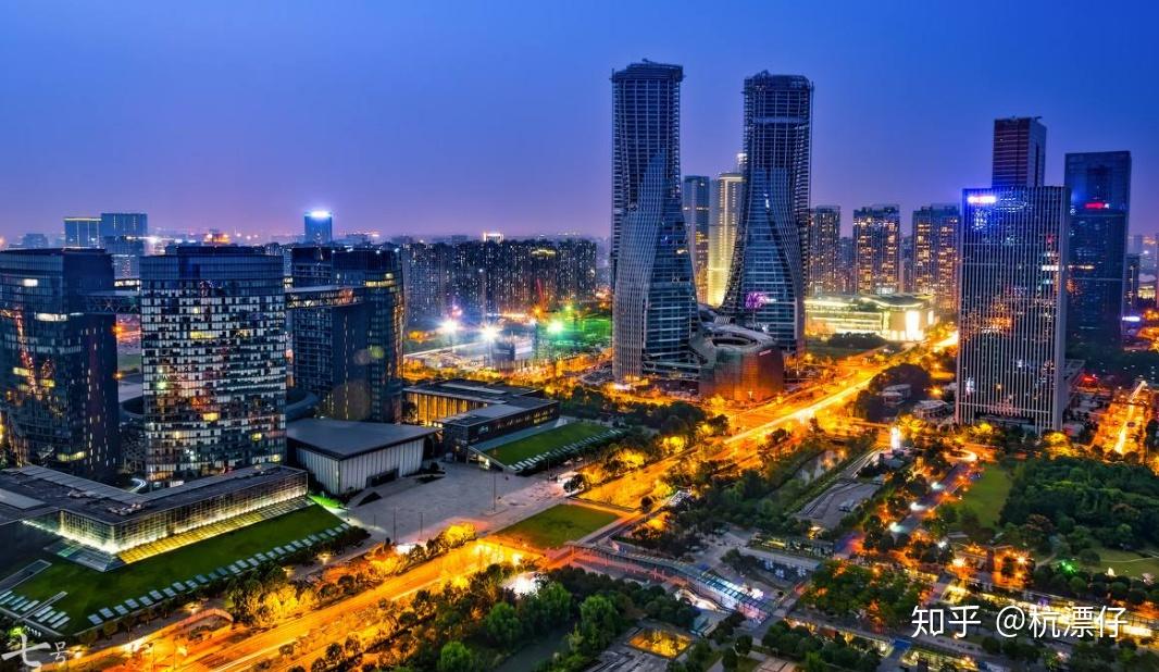 点击添加图片描述(最多60个字)编辑你我共处于这座繁华都市形形色色