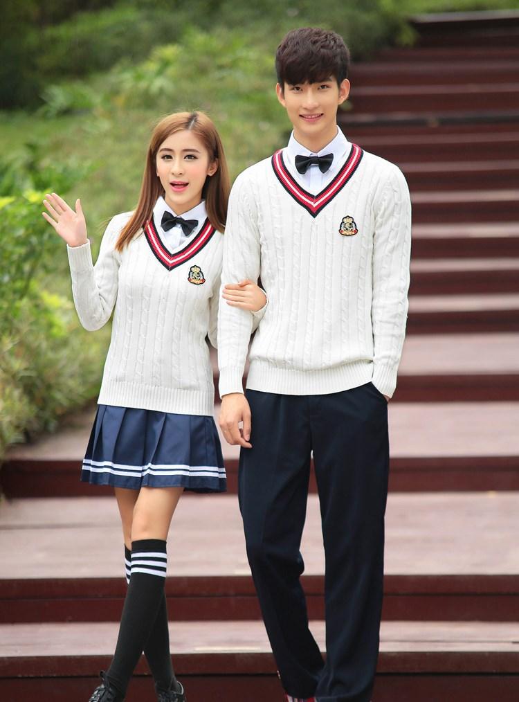 因为只有有标识齐全的初中生校服,消费者在穿着过程中遇到质量问题