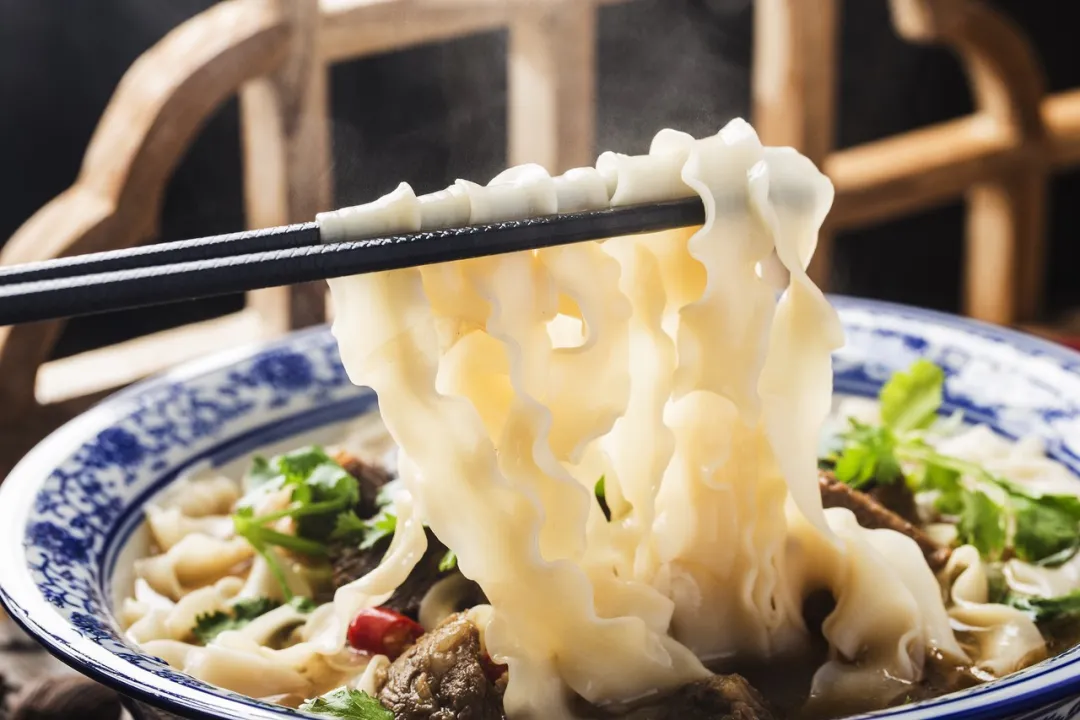 在黄河水的滋养下生根发芽,竟最终成为了山西面食文化的源流里最重要