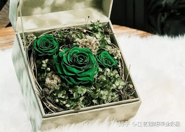 永生花可以保存多长时间 永生花保存方法 艾帝网