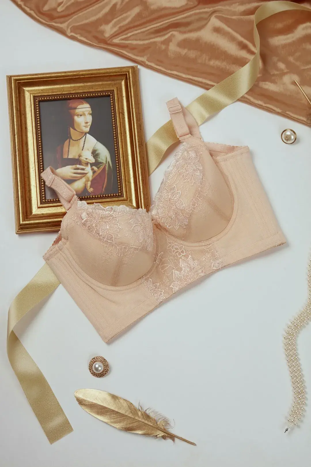 ikewenna皇室经典系列-短文胸三片式3d立体罩杯球形剪裁四片式剪裁