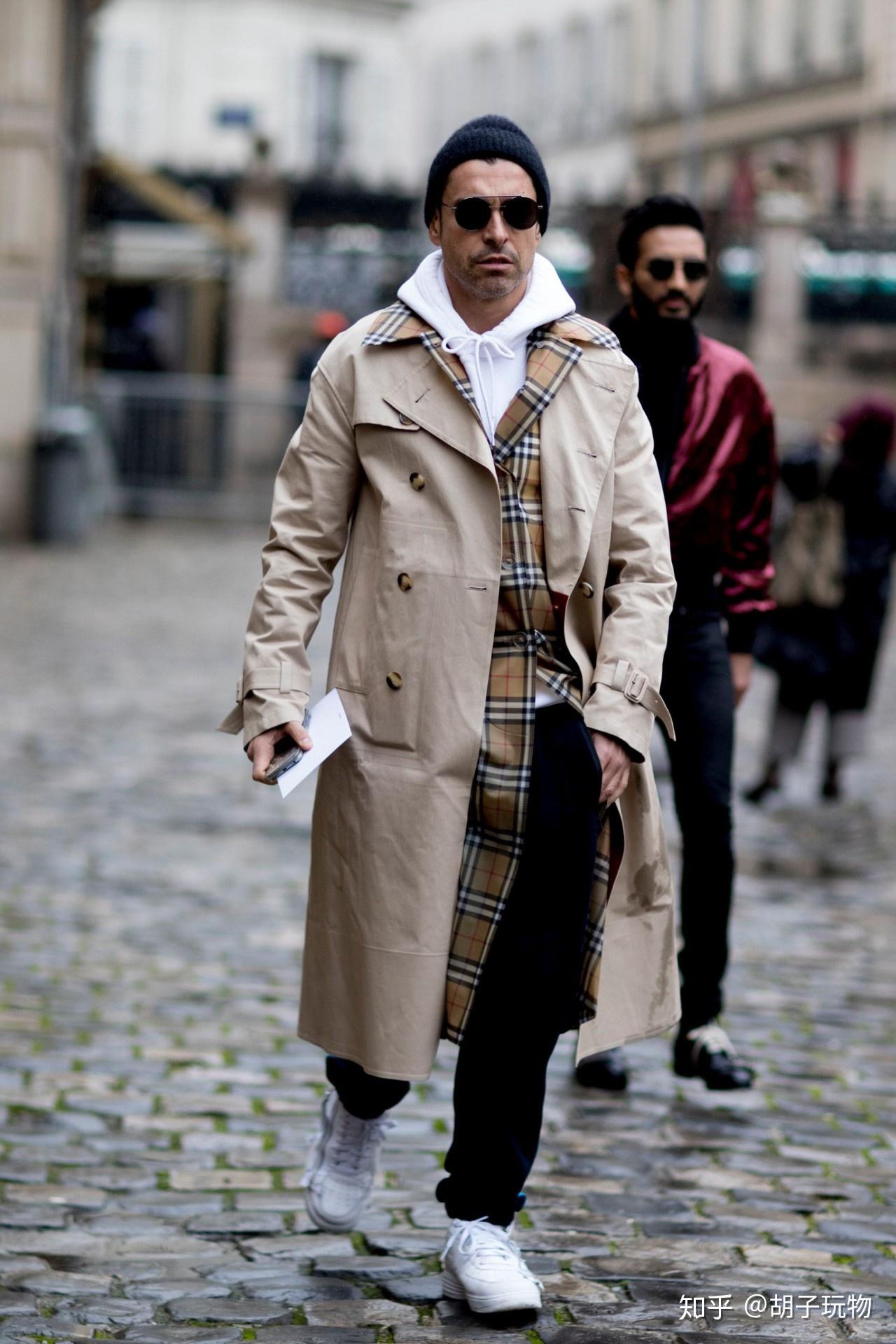 绅士高贵的burberry风衣也曾被足球流氓疯狂追求过