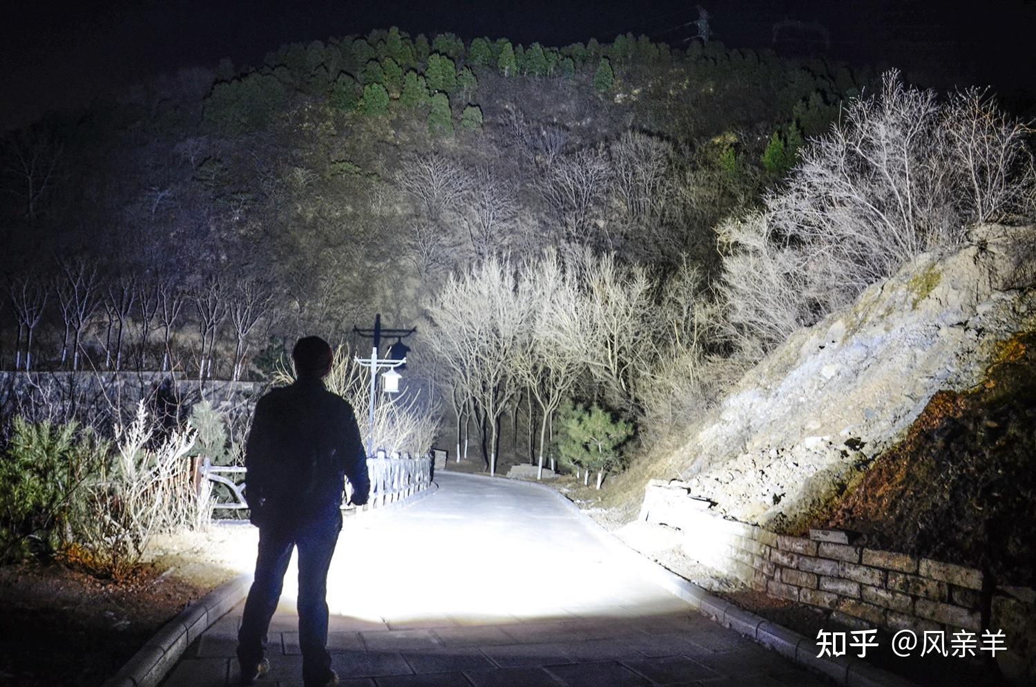 超高亮度,黑夜弹指消失