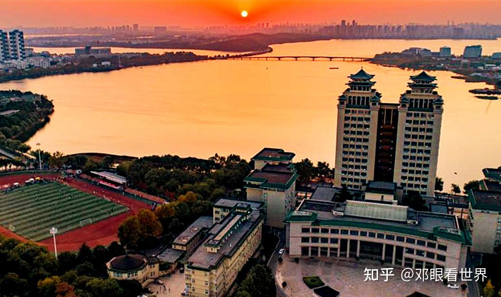 我国好大学都会在校园内挖一个湖,武汉好大学都拥有一个天然的湖 - 知乎