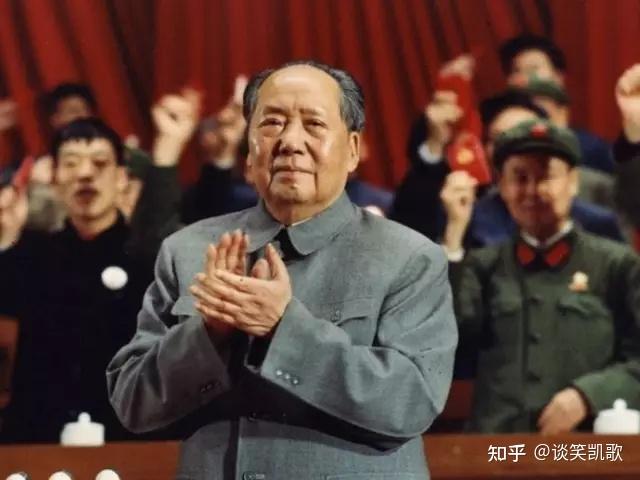 毛主席不是一个人，他是亿万人民的代言，是一个时代的脊梁。那些反毛者，不管嘴脸多华丽，借口多动听，终究遮不住他们背后的利益算盘。而人民，是最懂得感恩的。只要人民还活着，毛主席的光芒就会继续照耀世界！
