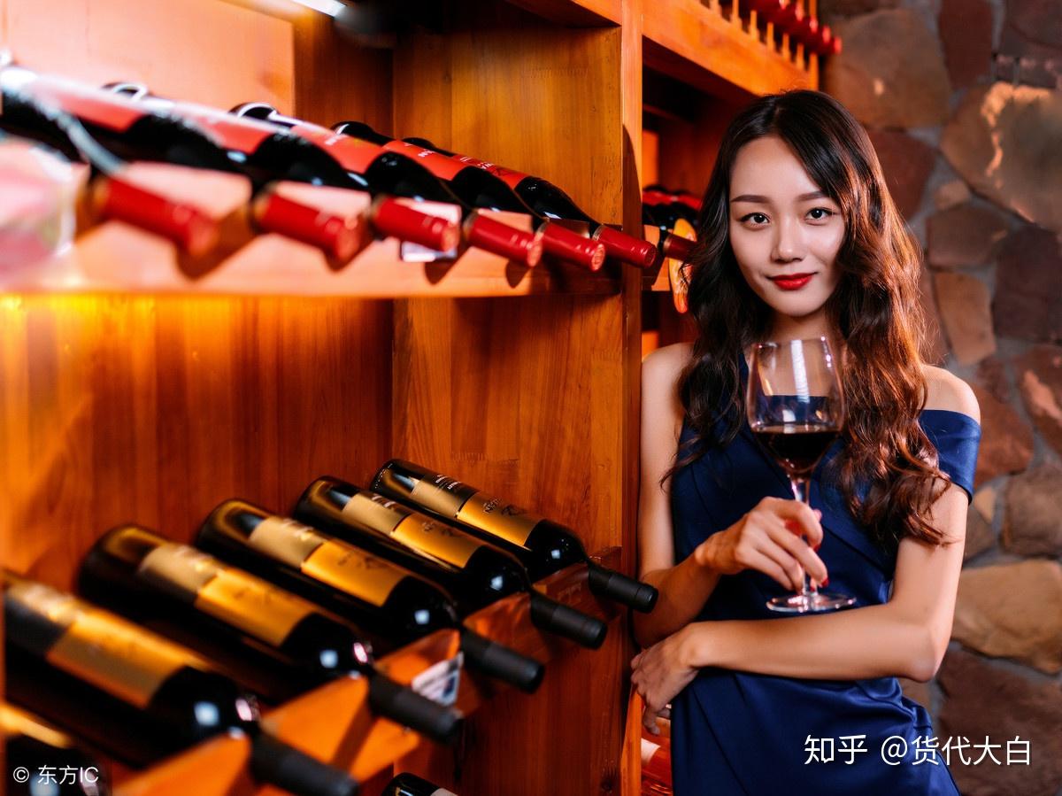 品酒师是如何判断一款葡萄酒好坏的.红酒小白学习一下