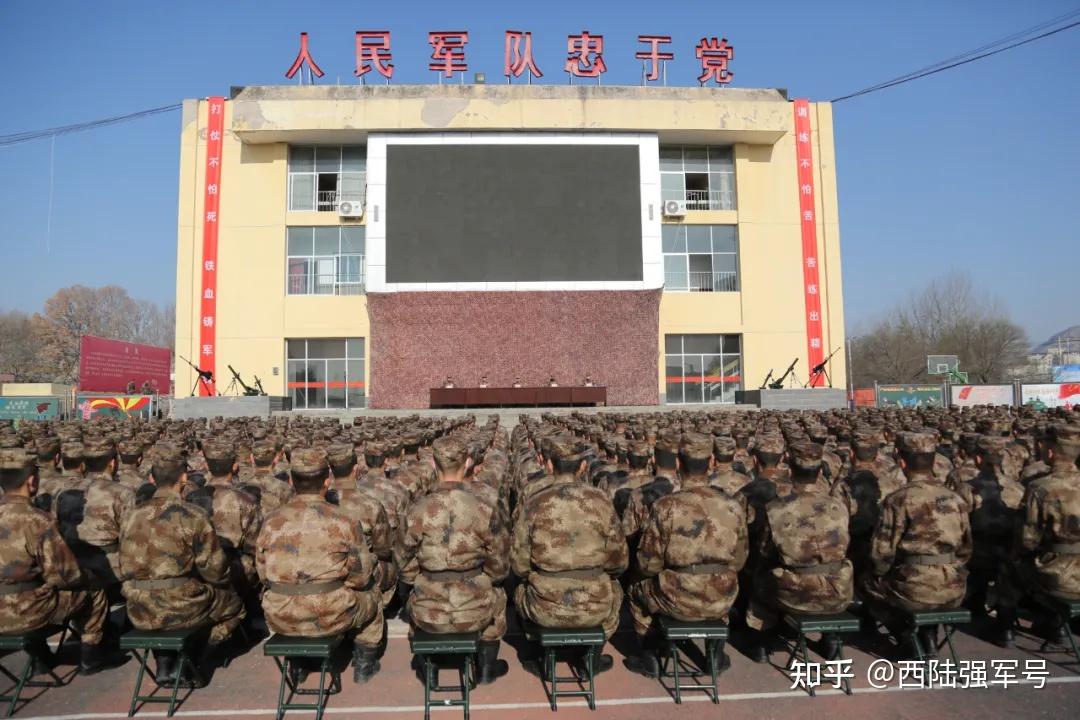 春节刚过, 76集团军"铁锤子"红军旅训练场上一派龙腾虎跃.