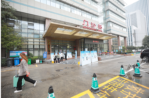 疫情防控不松懈岗位值守迎双节航空总医院医务人员国庆中秋双节坚守