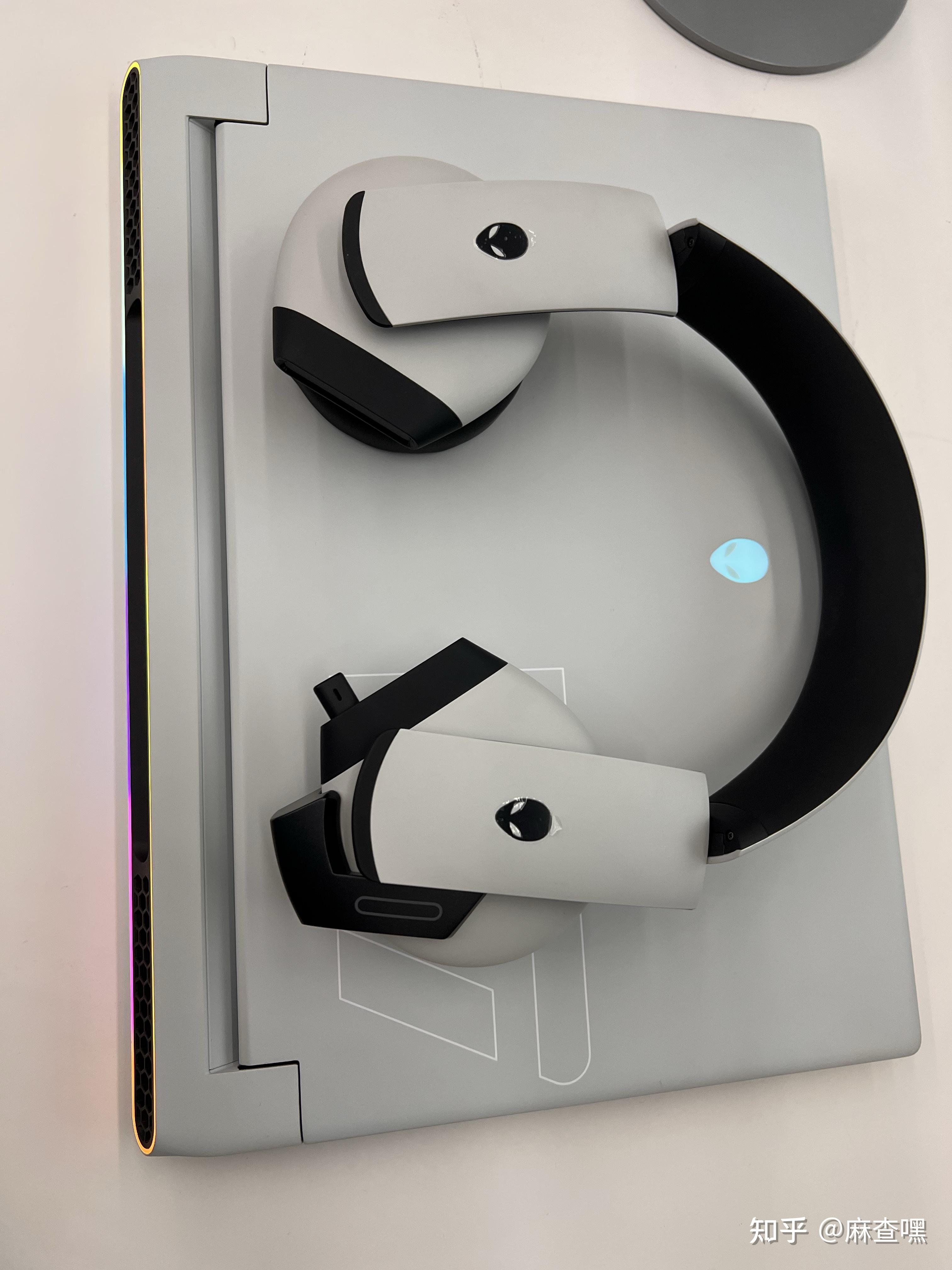 时尚潮流外星人游戏耳机