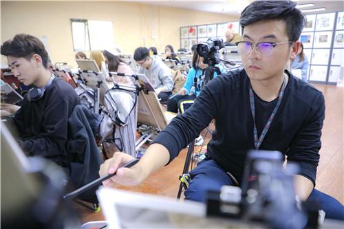 参加集训的美术生来说,给他们造成更多困扰的是:哪个北京画室比较好?